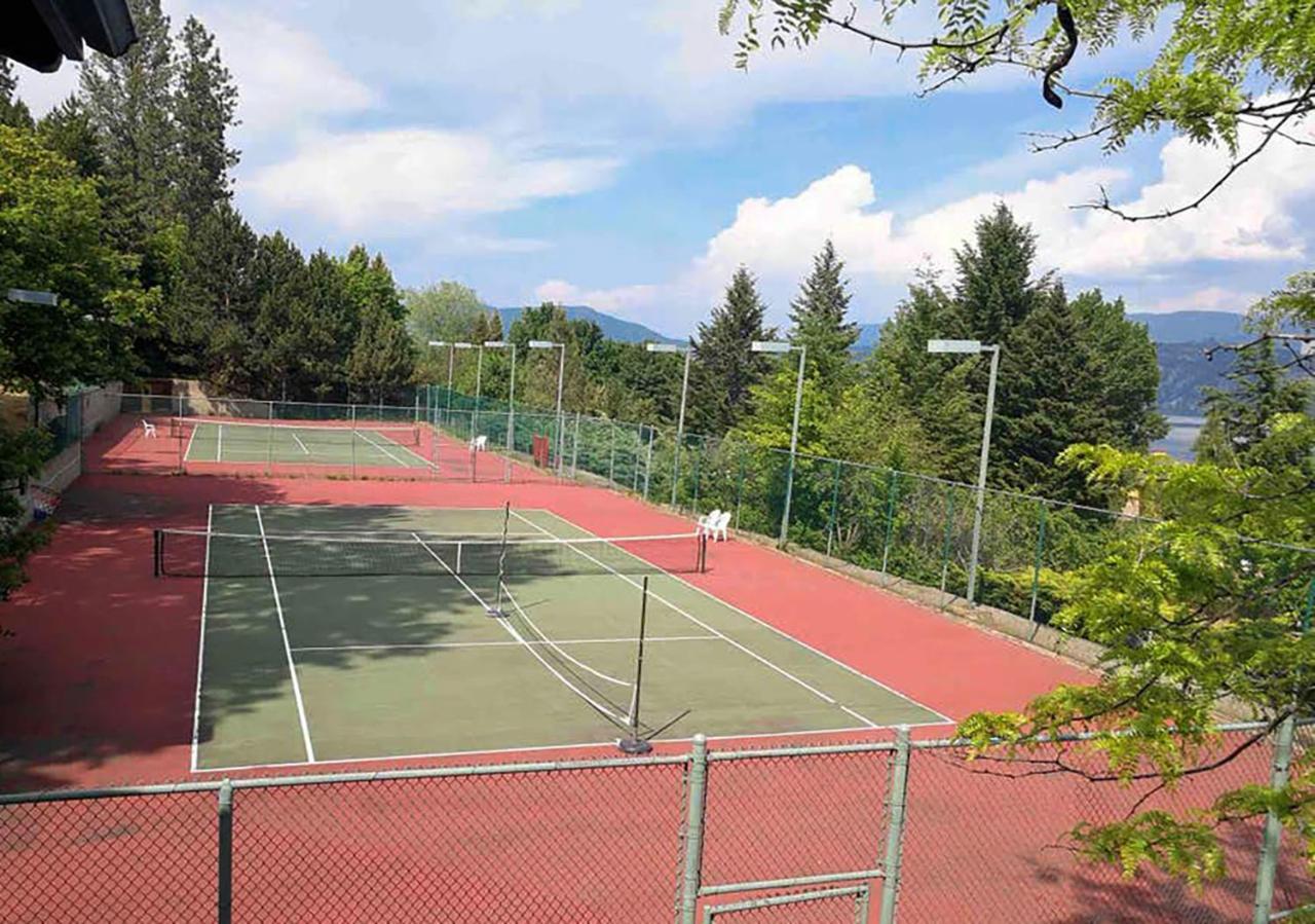 Cozystay Signature Lake Okanagan Resort Κελόουνα  Εξωτερικό φωτογραφία