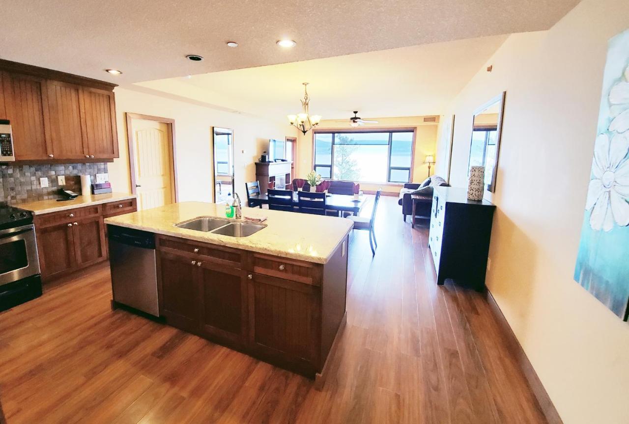 Cozystay Signature Lake Okanagan Resort Κελόουνα  Εξωτερικό φωτογραφία