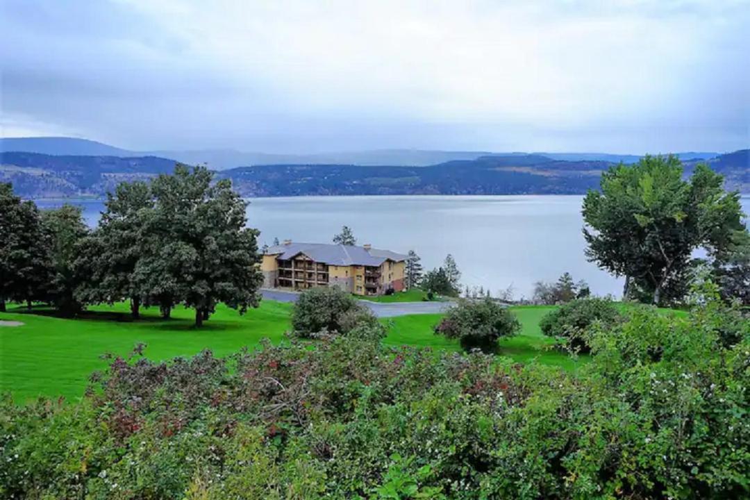 Cozystay Signature Lake Okanagan Resort Κελόουνα  Εξωτερικό φωτογραφία