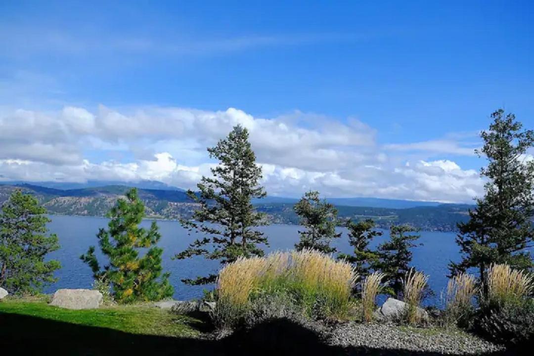 Cozystay Signature Lake Okanagan Resort Κελόουνα  Εξωτερικό φωτογραφία