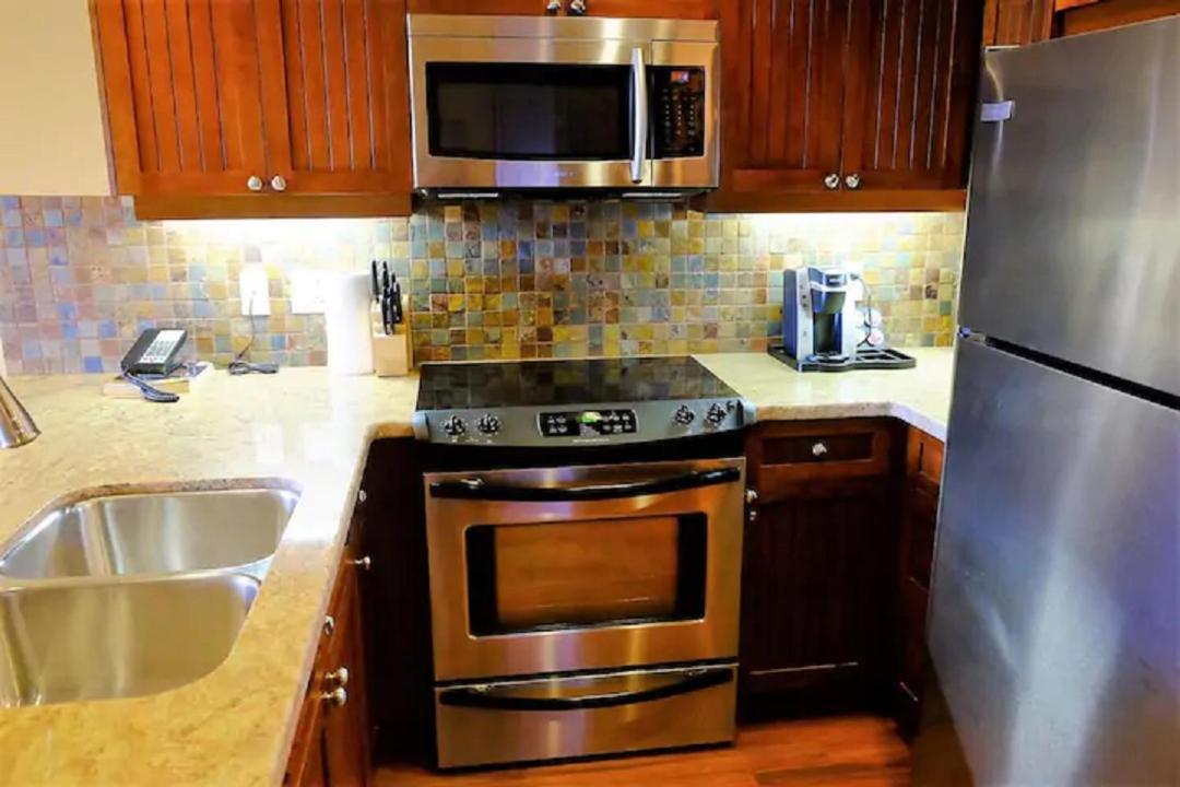 Cozystay Signature Lake Okanagan Resort Κελόουνα  Εξωτερικό φωτογραφία