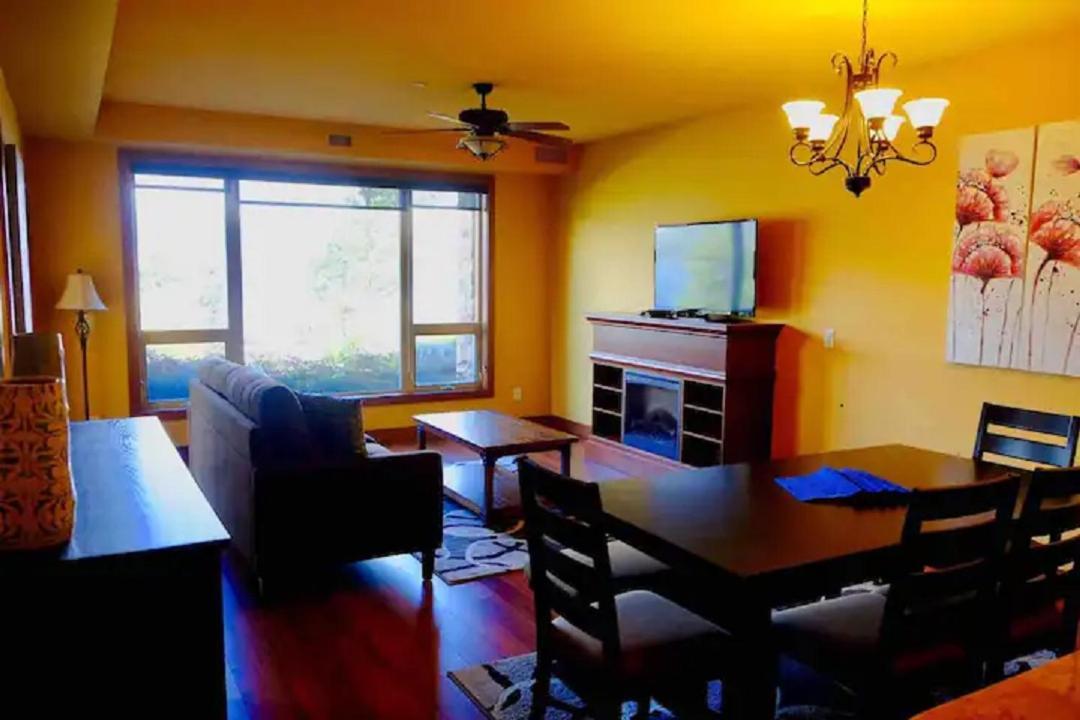 Cozystay Signature Lake Okanagan Resort Κελόουνα  Εξωτερικό φωτογραφία