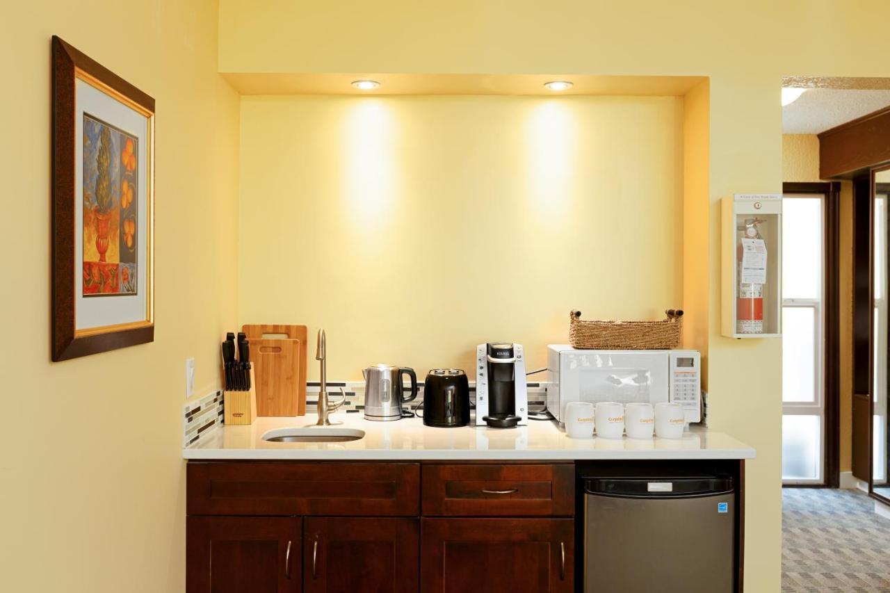 Cozystay Signature Lake Okanagan Resort Κελόουνα  Εξωτερικό φωτογραφία